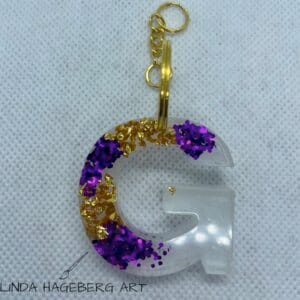 Nøkkelring G - lilla og gull