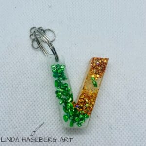 Nøkkelring V, kobber og grønn